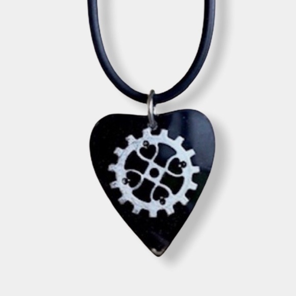 Black resin ouija board steam punk wheel necklace - Picture 4 of 12